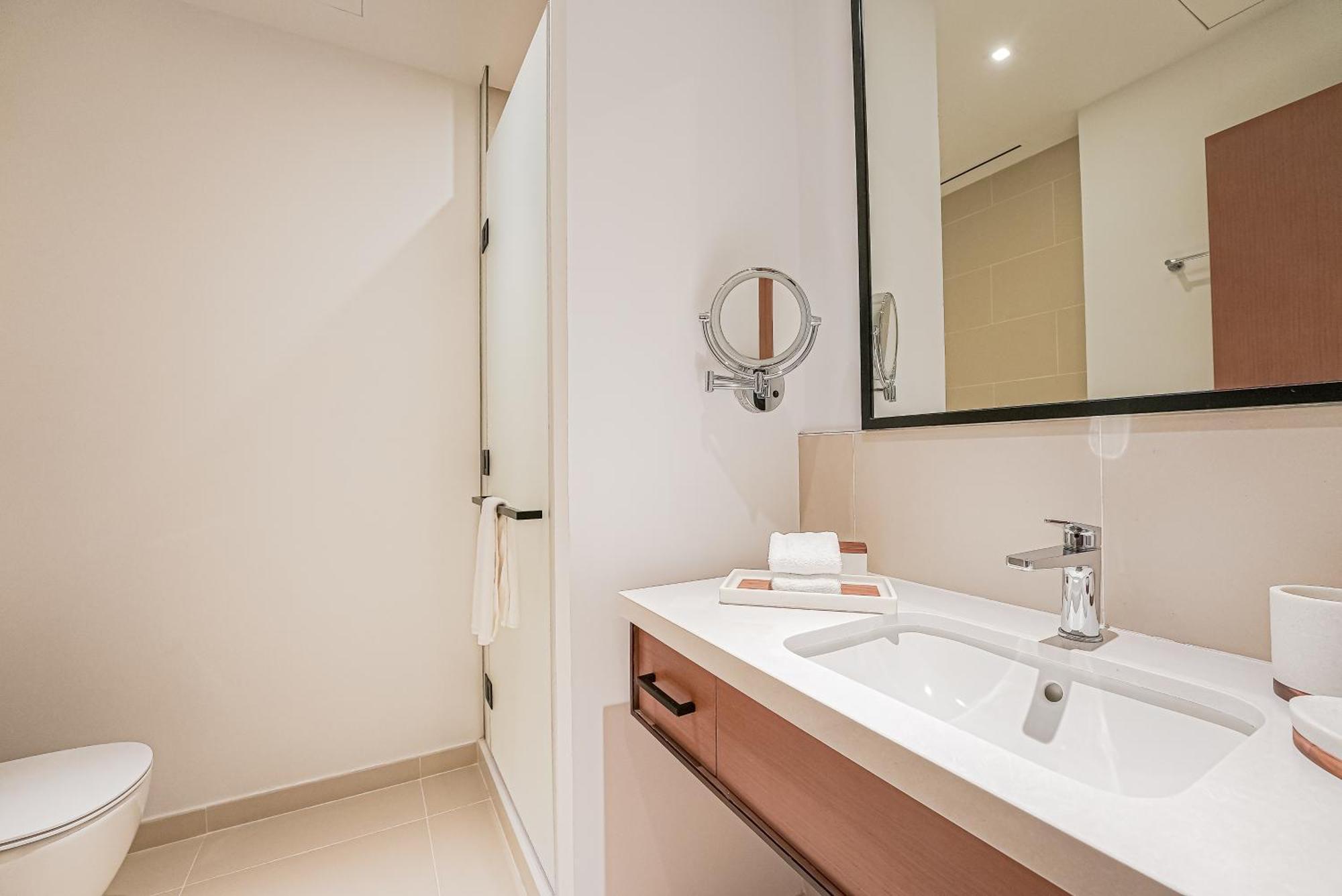 Modern 2Br High Floor Haven In Vida Dubai Marina Apartman Kültér fotó