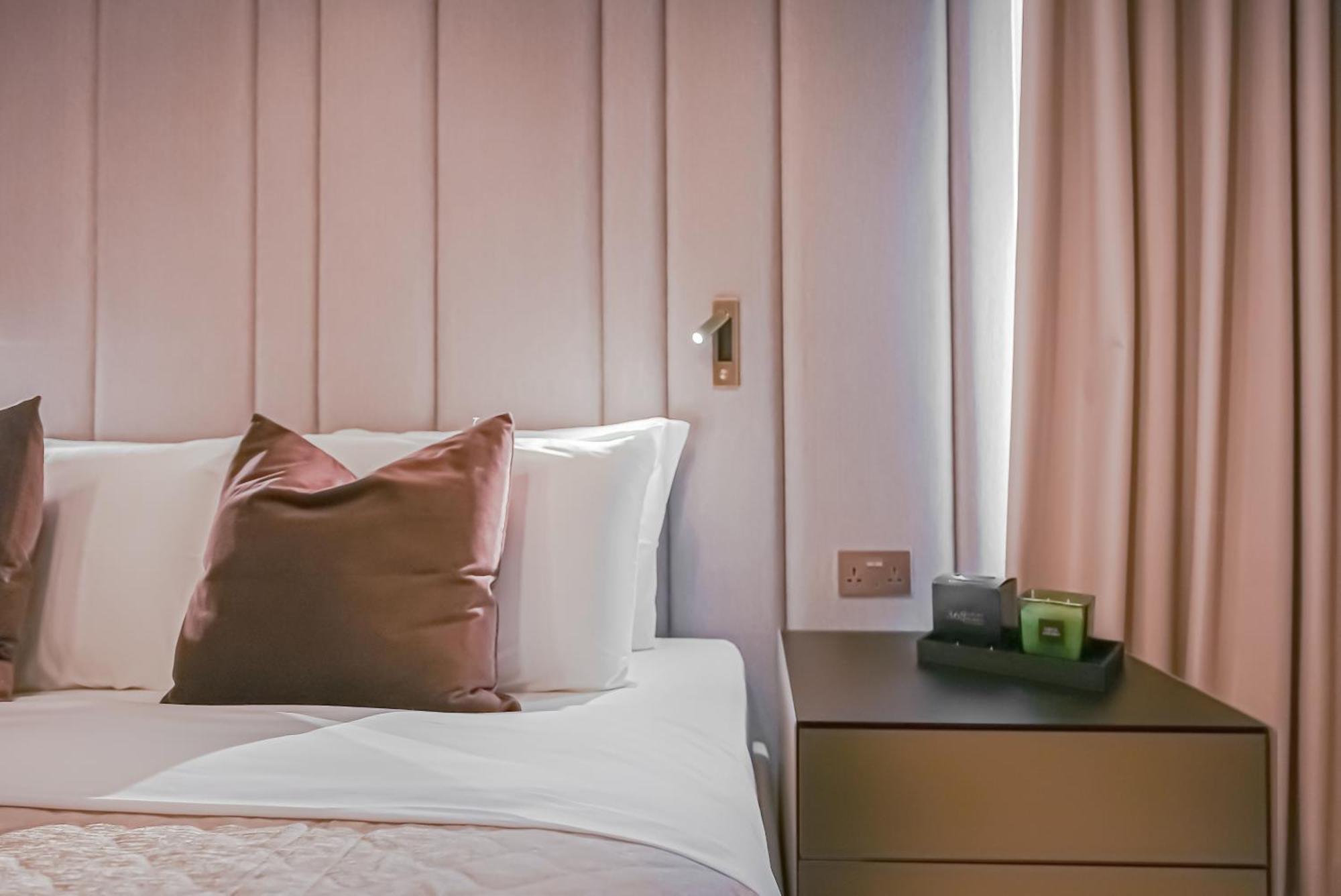 Modern 2Br High Floor Haven In Vida Dubai Marina Apartman Kültér fotó
